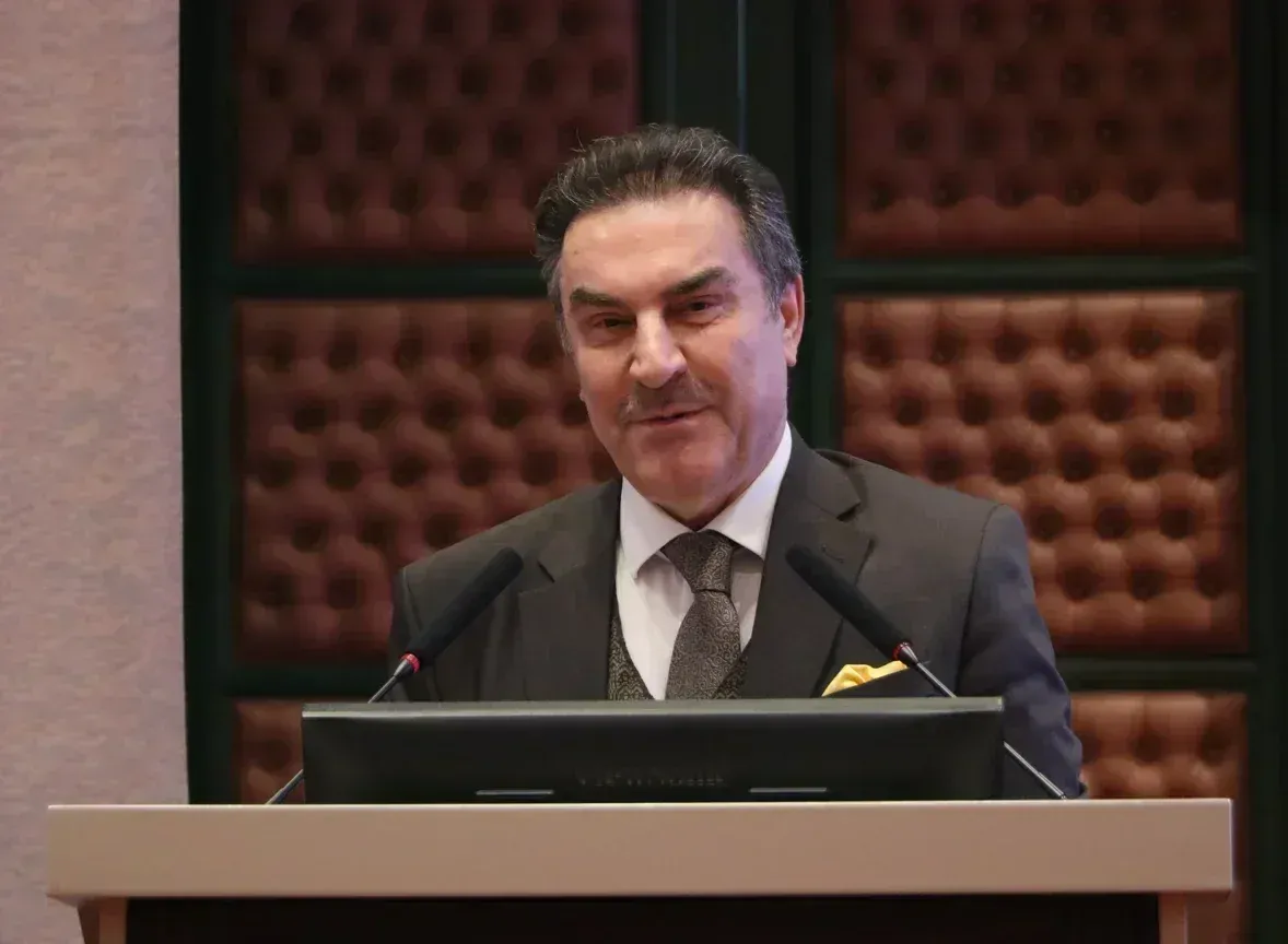 Prof. Dr. Zakir Avşar: “Yeni” deyince yeni olunur mu?"