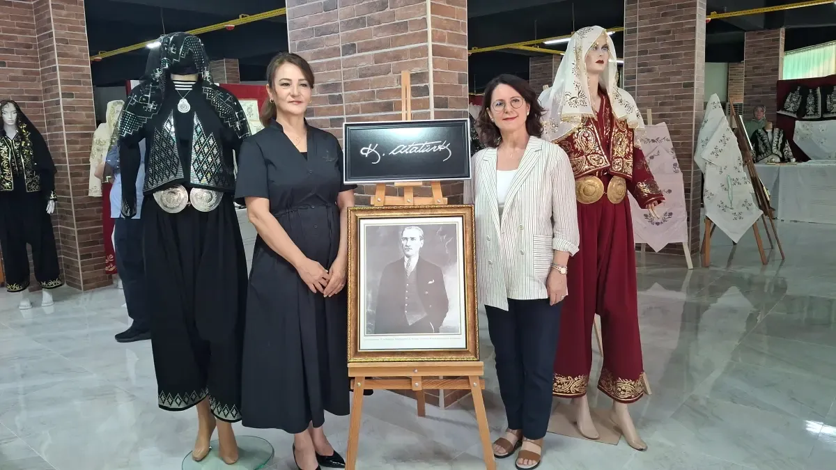 Beypazarı'nda yıl sonu sergisi ziyaretçilerini ağırlamaya başladı