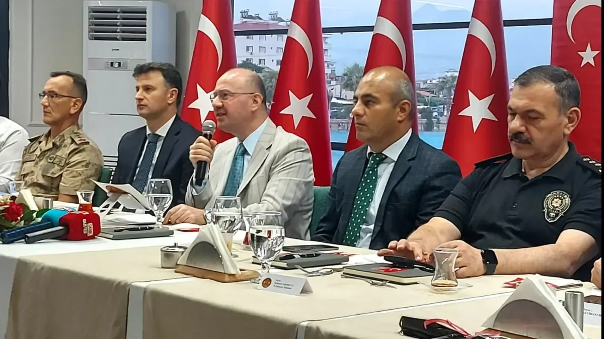 Vali Serdengeçti: Basın, şehrimizin hafızasını geleceğe taşıyan en önemli değerlerden biridir