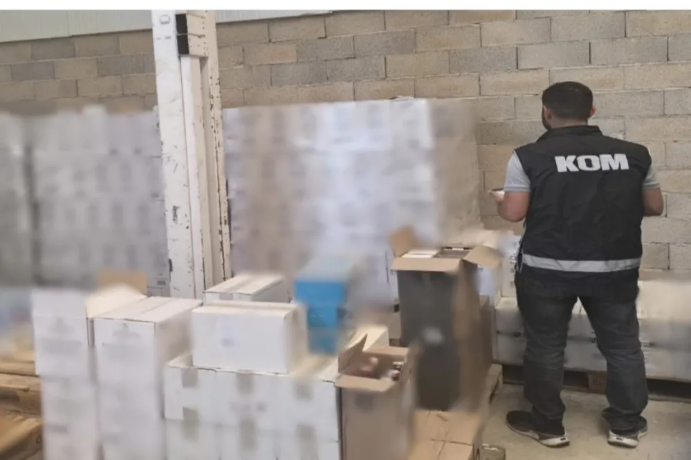 Antalya’da binlerce kaçak içki ve tütün ürünü ele geçirildi