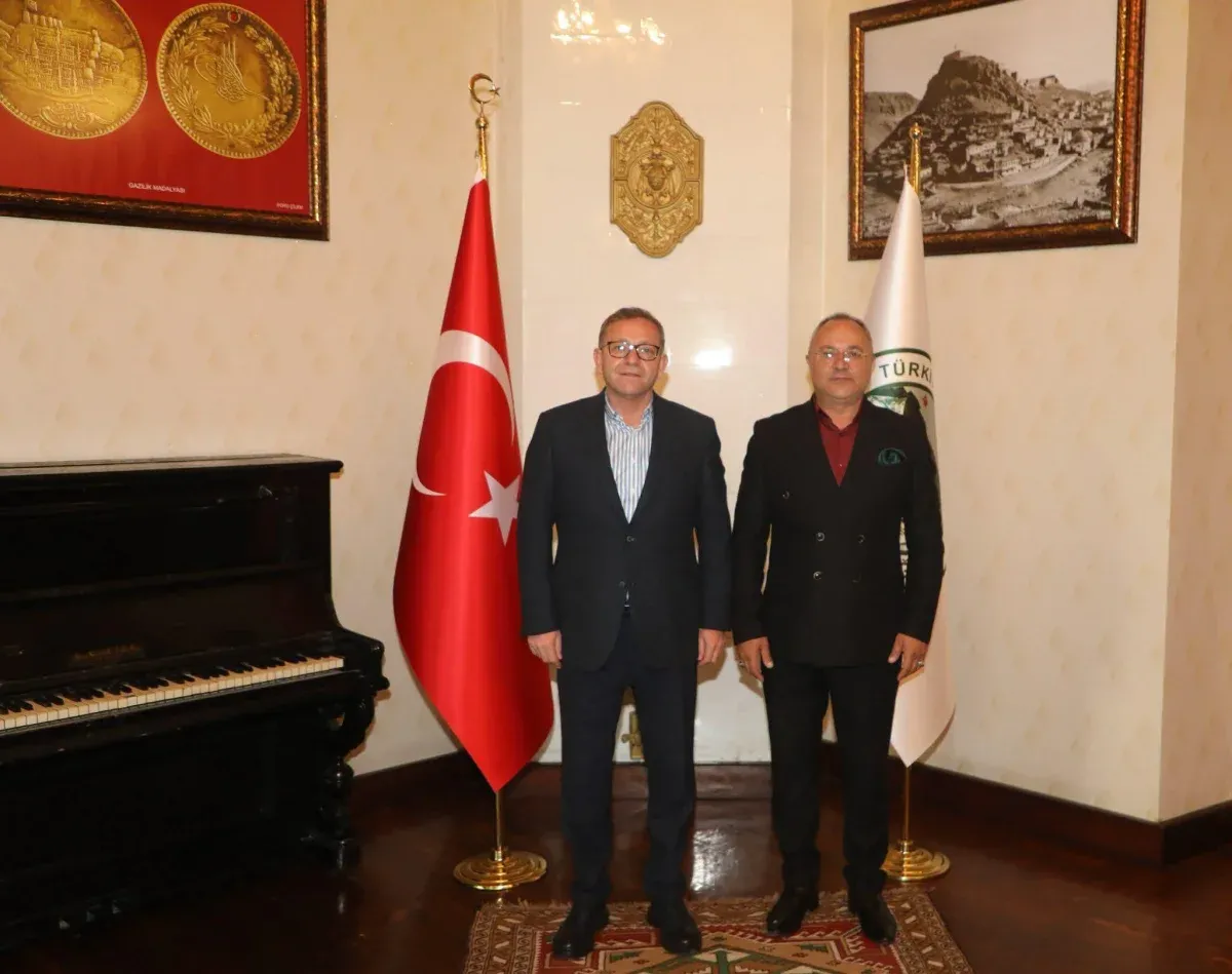 Kars Valiliği'nde 29 yıllık hizmete duygusal veda