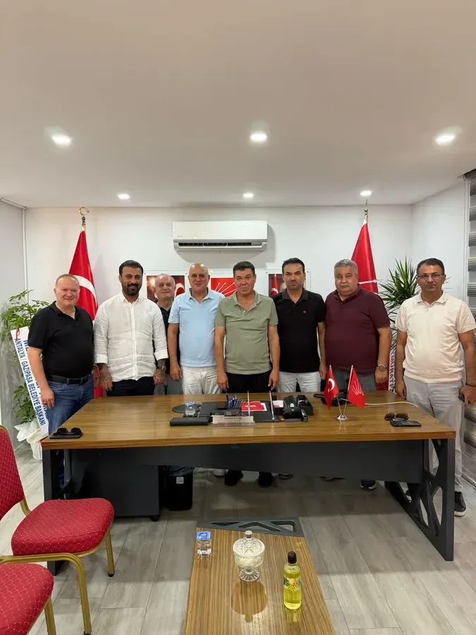Hasan Şahin: “Sokağın derdi CHP içindeki kavga değil. İnsanların derdi geçim, pazar fiyatları ve ev kirası.”
