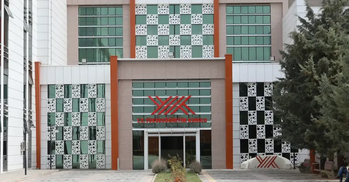 YÖK'ten depremzede üniversite öğrencilerine bir yıl daha destek