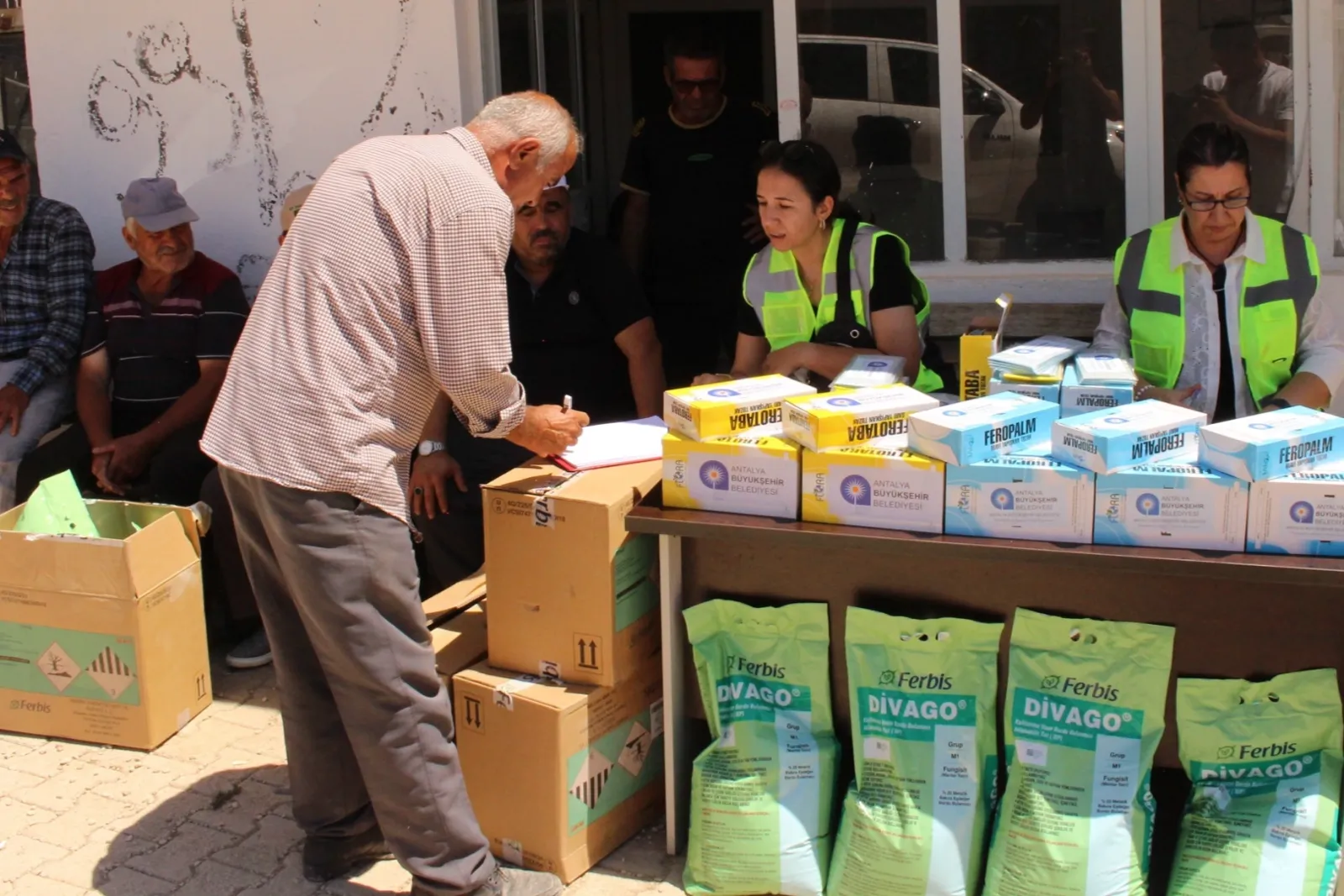 Antalya'da sel mağduru üreticilere destek