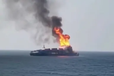 Karadeniz’de su ısındı! Konteyner gemisi vuruldu