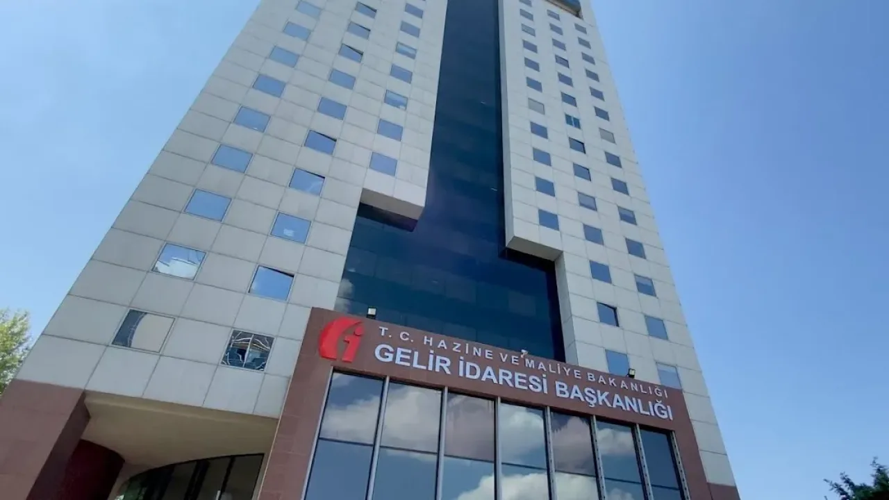 11 ilin defterdarlığına atama