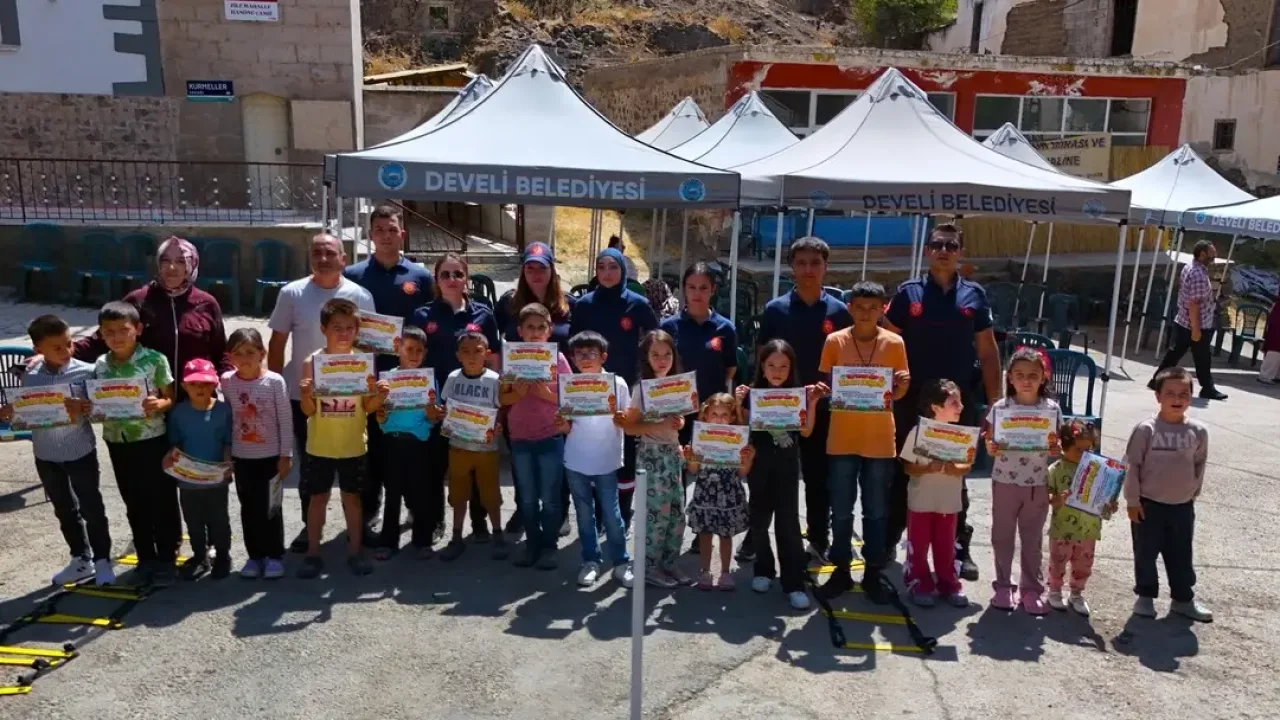 Kayseri İtfaiyesi Develi'deki festivalde afet eğitimi verdi