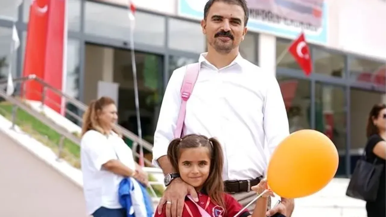 Velilere uyum haftasında 3 saat idari izin hakkı tanındı