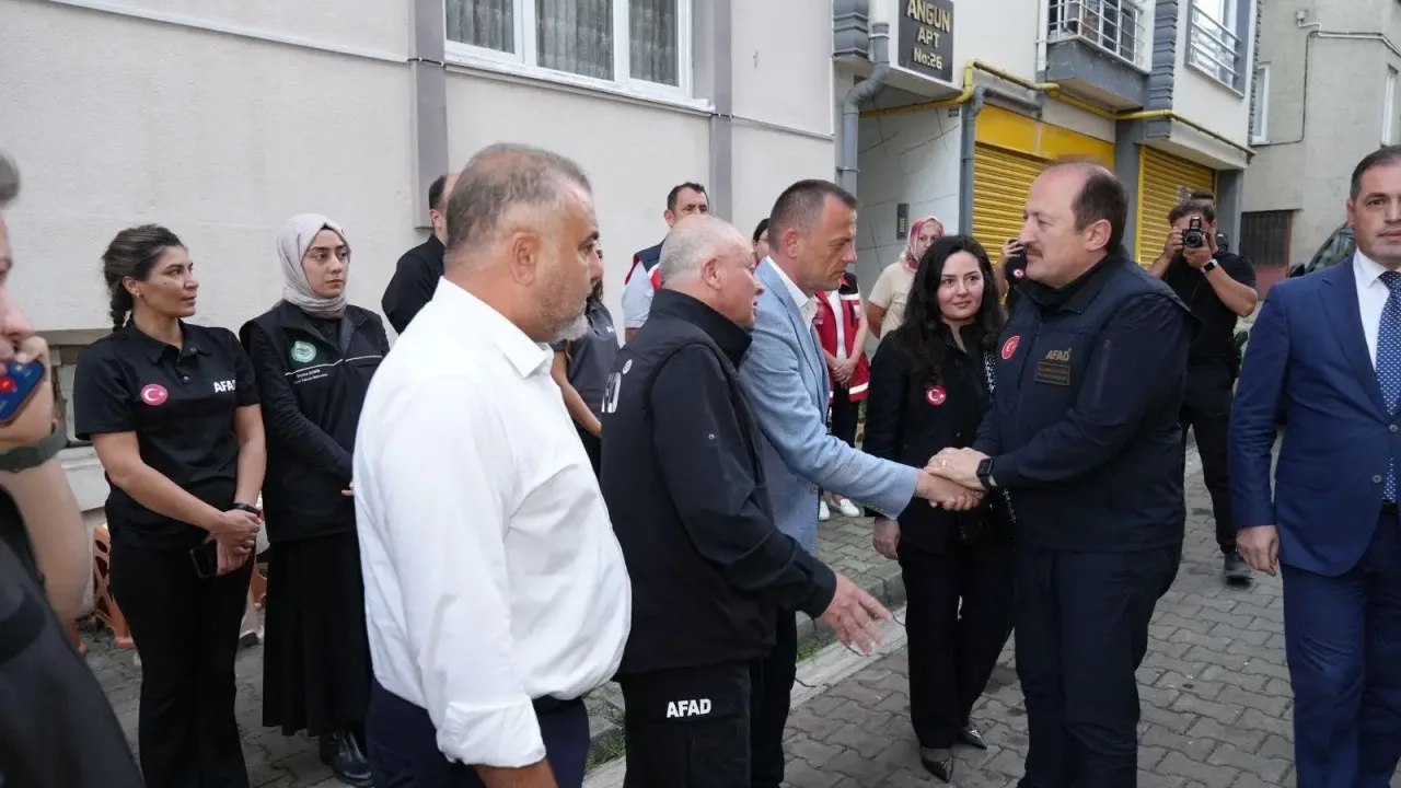 Pehlivan'dan selde vefat edenlerin ailelerine taziye