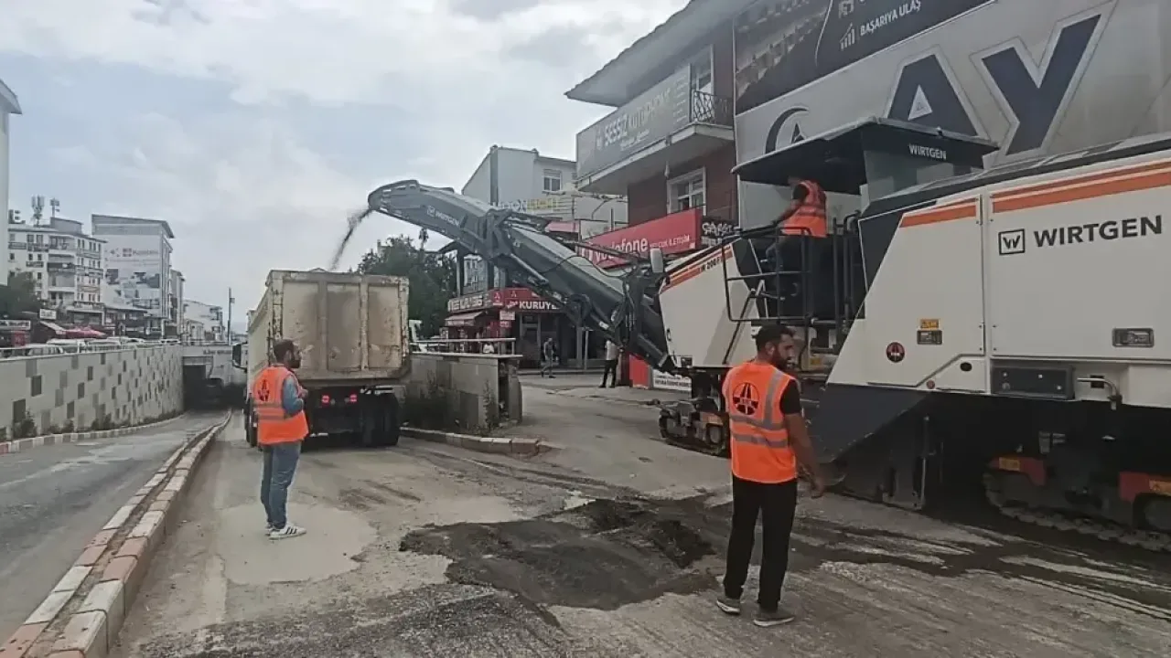 Ağrı Valiliği öncülüğünde Kağızman Caddesi asfalt yenileme