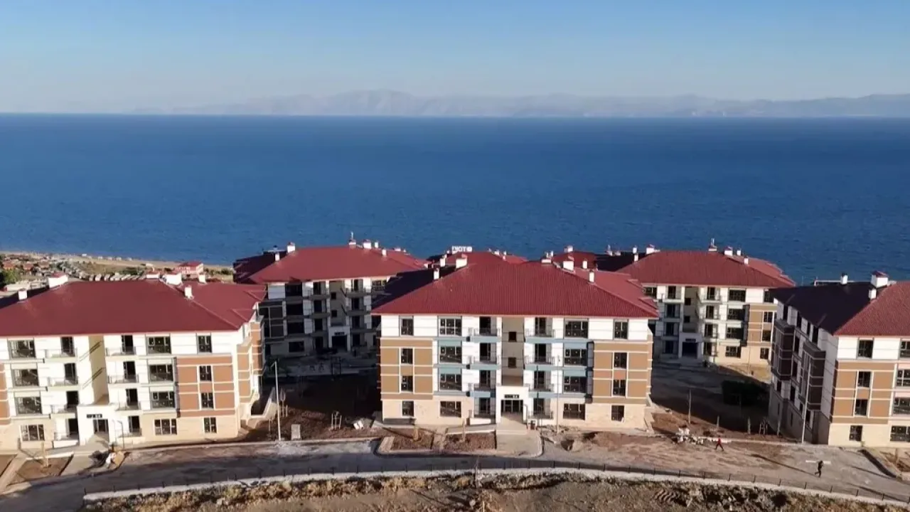 Bitlis’teki Ahıska Türkleri için kalıcı konutlar devrediliyor