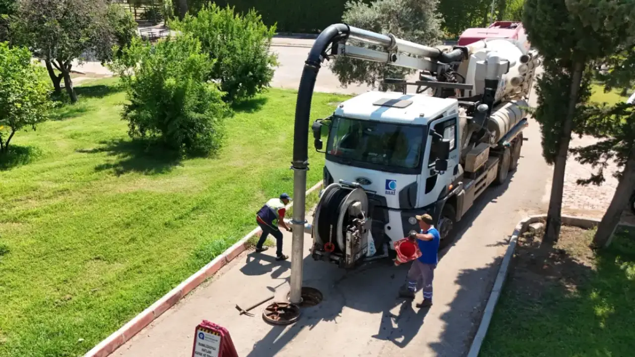 Antalya'da altyapı bakımı ve temizlik çalışmaları hız kesmeden