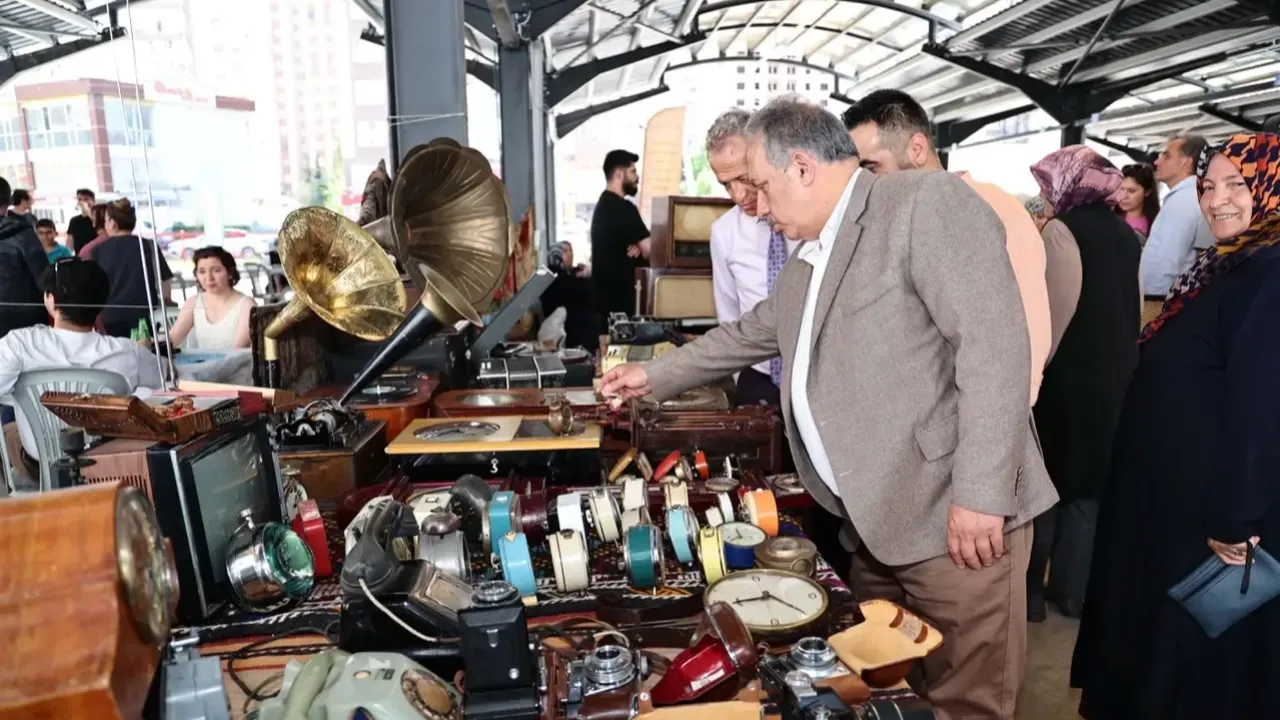 Antikacılar Kayseri Talas'ta buluşuyor