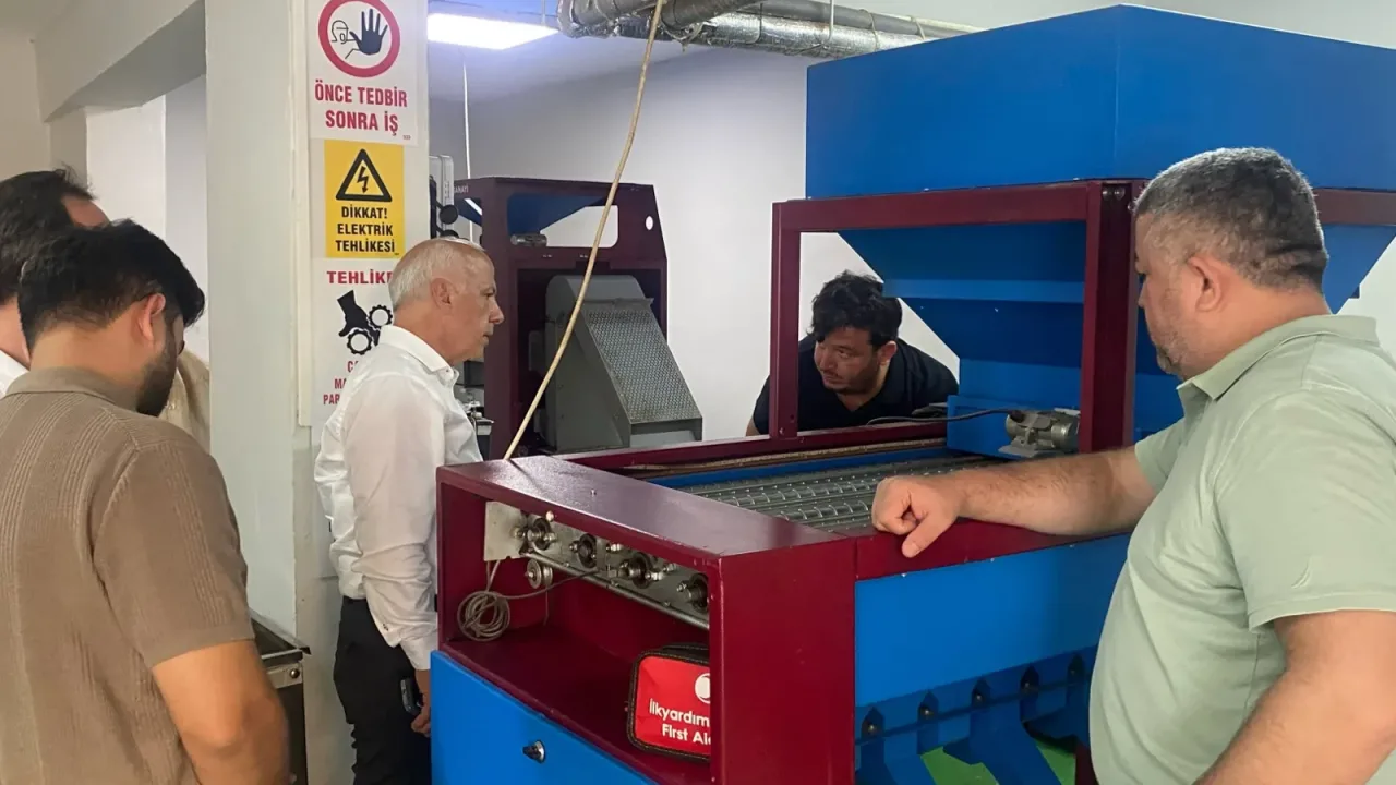 Artvin Ticaret Borsası heyeti fındık tesisini gezdi