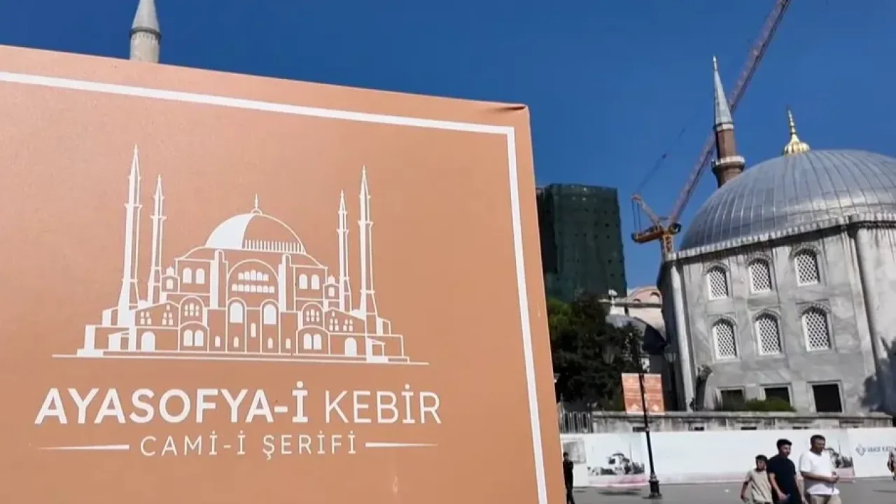 Bakan Ersoy: Ayasofya'da restorasyonun 3 etabı bitti