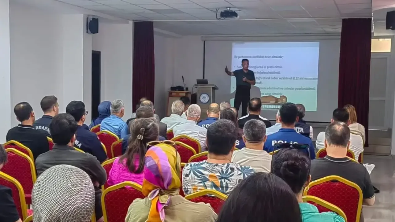 Bahşılı'da kurum personeli ve muhtarlara ilk yardım eğitimi