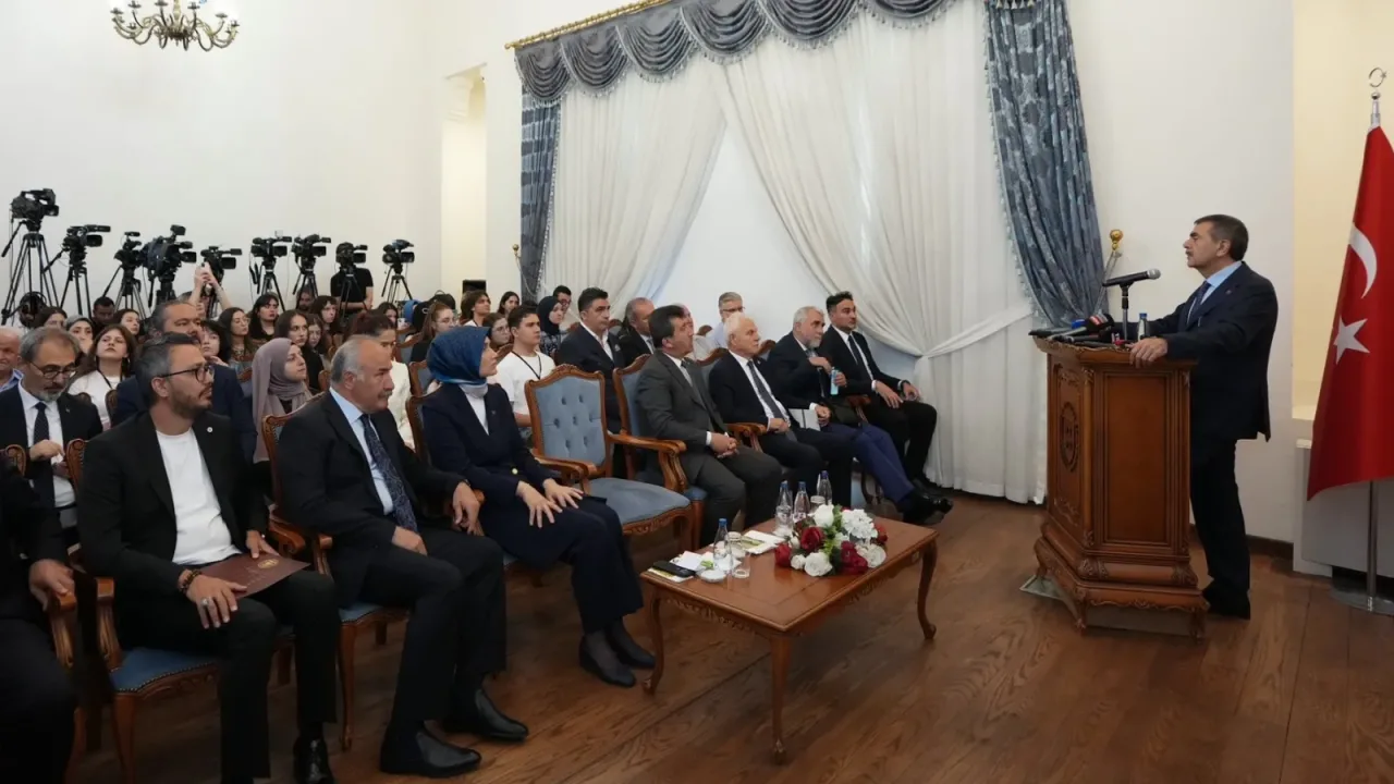 Bakan Tekin: Gücümüz, kimliğe bakmaksızın birbirimize