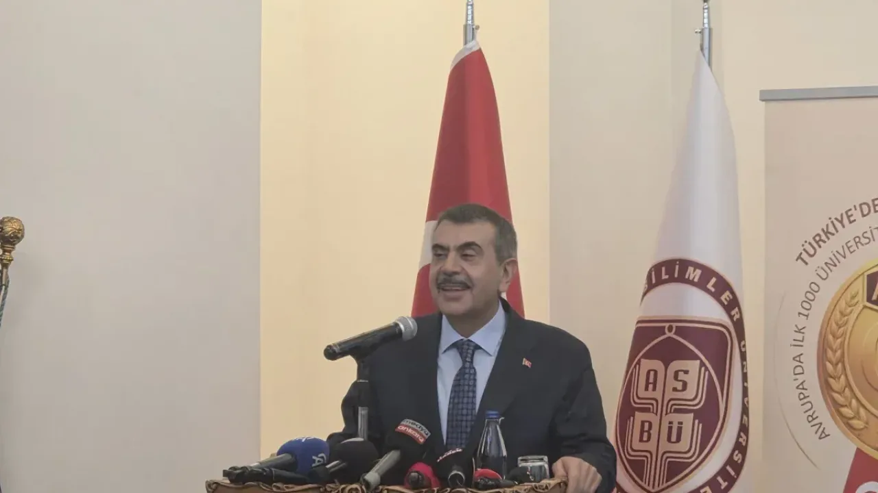 Tekin: Dijital çağda milli kimliği savunmalıyız