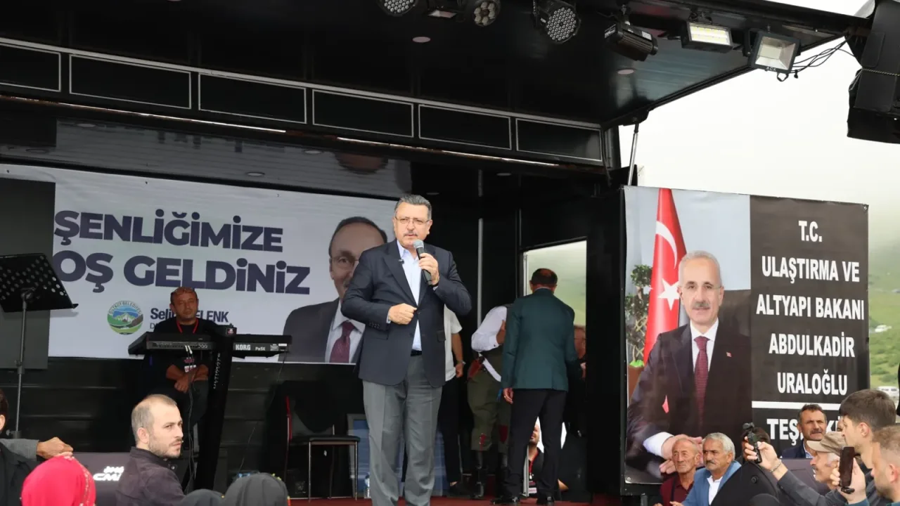 Başkan Genç, Honefter Yayla Şenliğinde Vatandaşlarla Buluştu