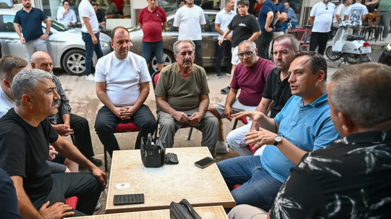 Başkan Ömer Eşki Çamdibi esnafı ve sakinleriyle buluştu