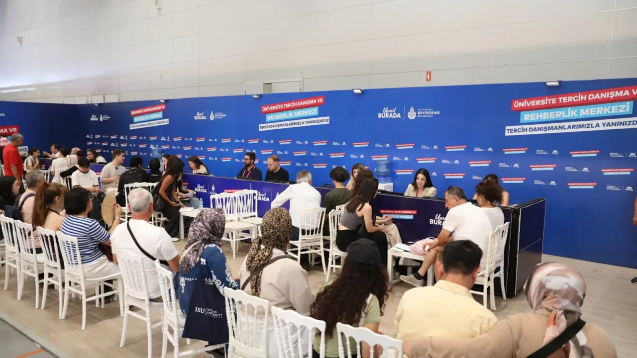 Binlerce gencin üniversite tercihlerine İBB katkısı