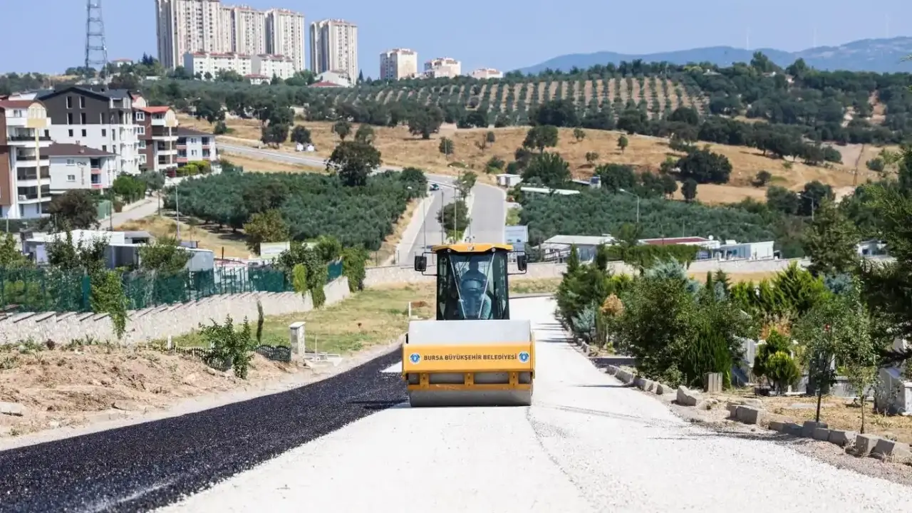Bursa’da mezarlık yolları yenileniyor