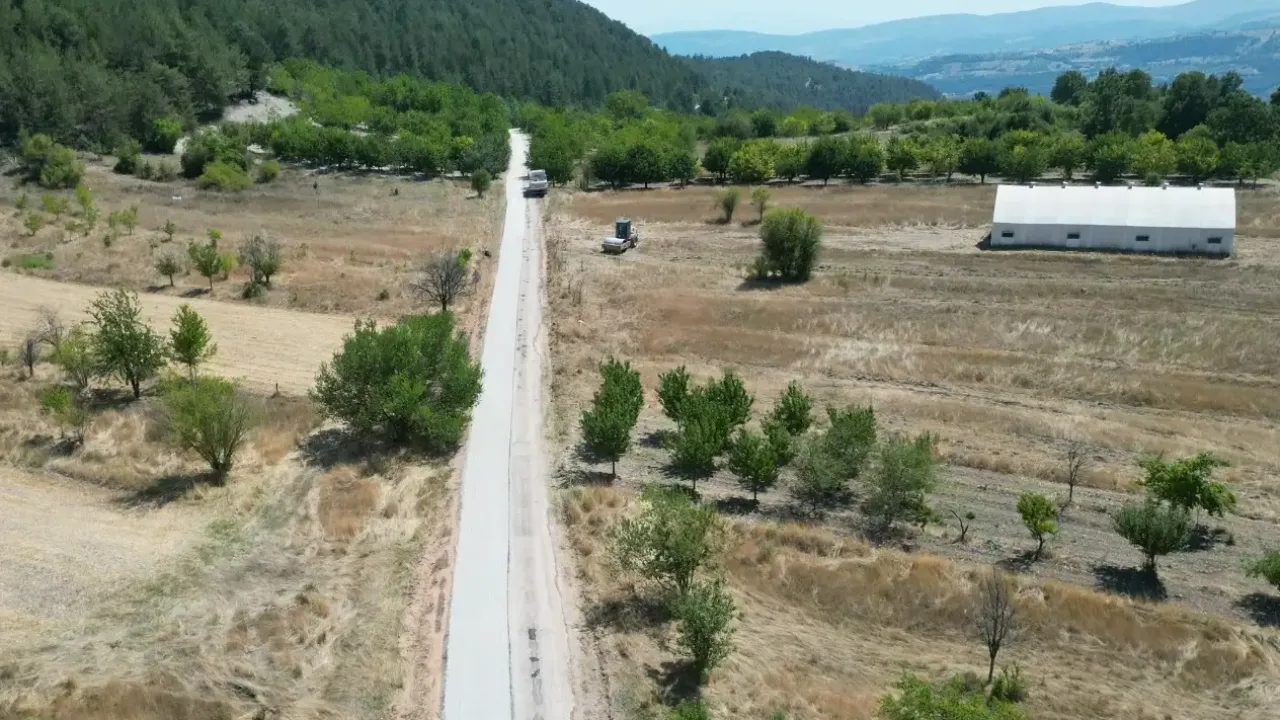Bursa Keles'te yollar hem yenileniyor, hem genişliyor