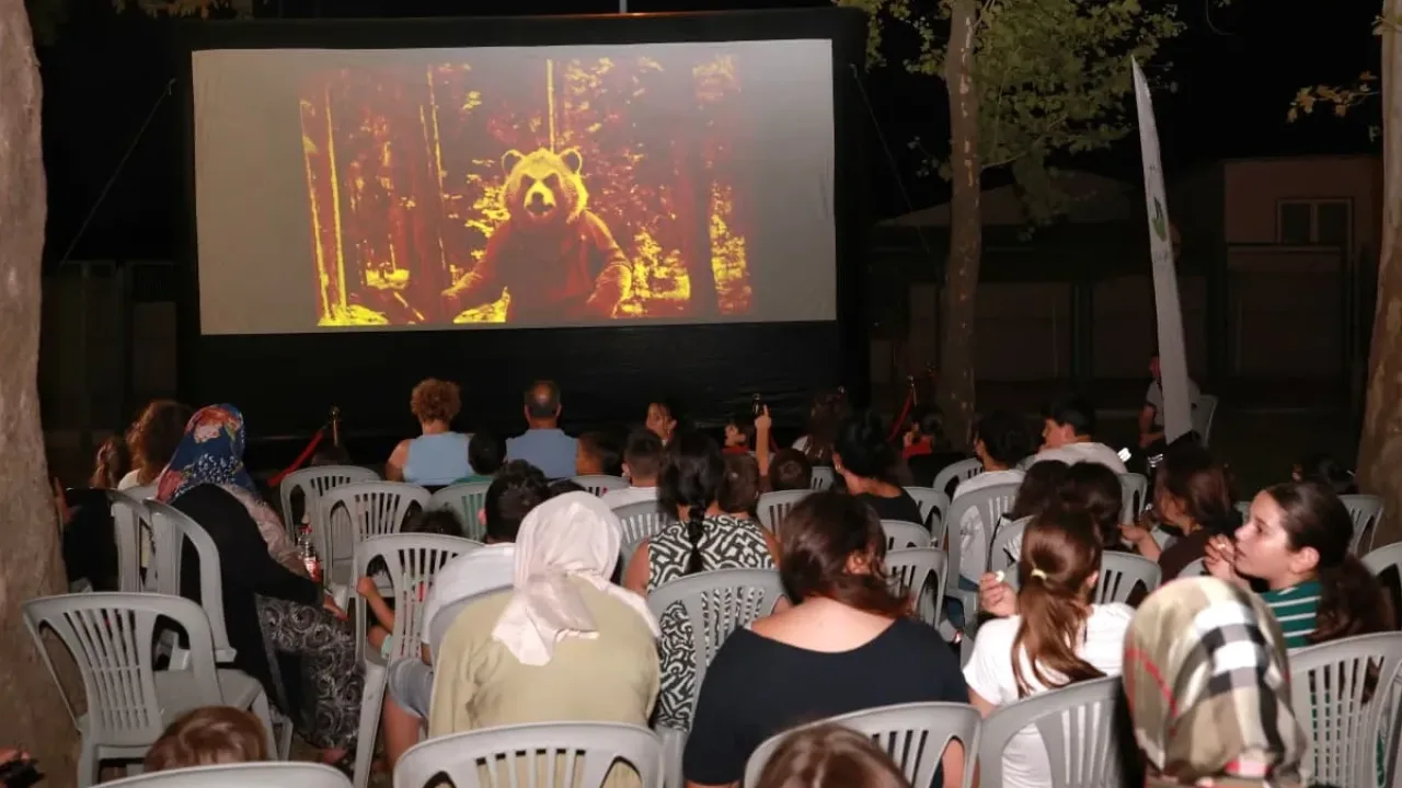 Bursa Osmangazi’de yazlık sinema keyfi