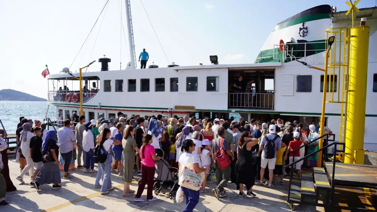 Büyükada seferleri yazın gözdesi oldu