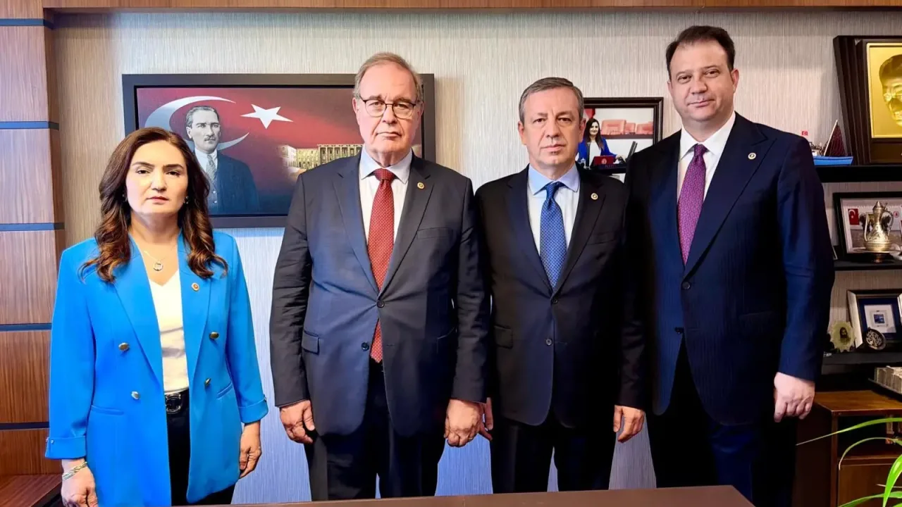 CHP Grubu da çerçeve yasa teklifini imzaladı