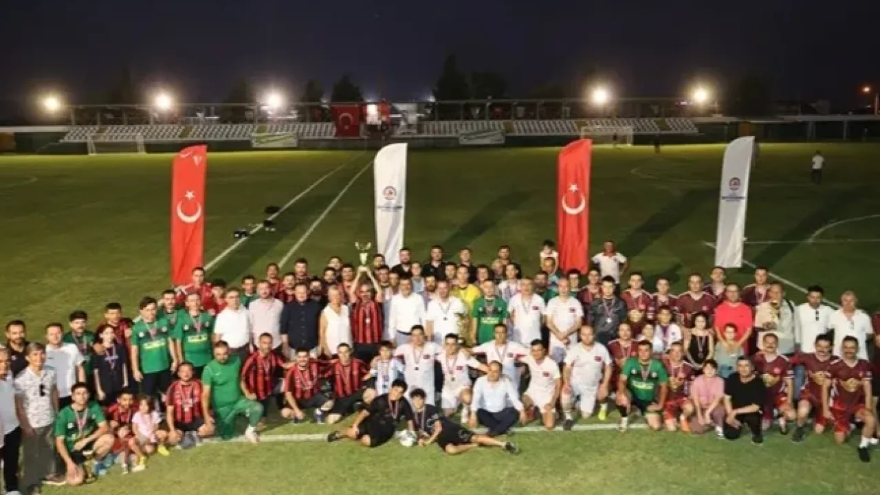 Denizli Büyükşehir’de kupalar sahiplerini buldu