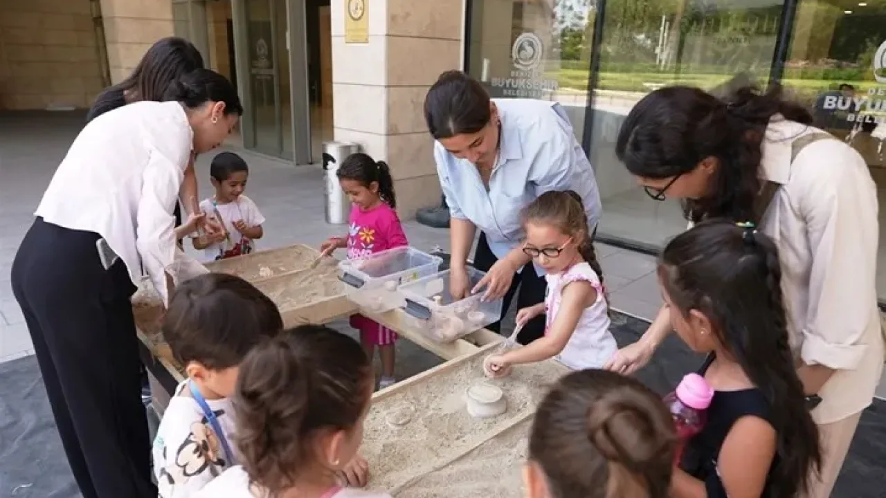 Denizli’de çocuklara bilim, tarih ve trafik gezisi