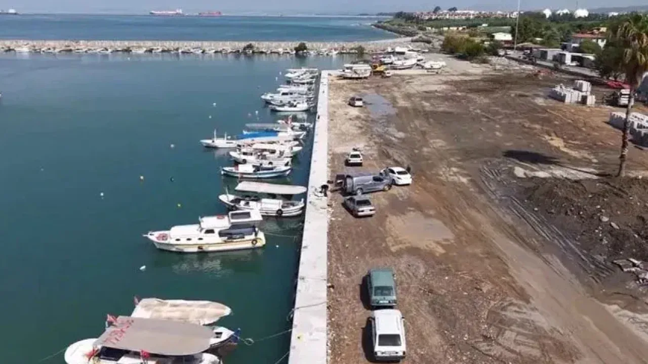 Hatay Valisi Masatlı, Dörtyol Balıkçı Barınağında