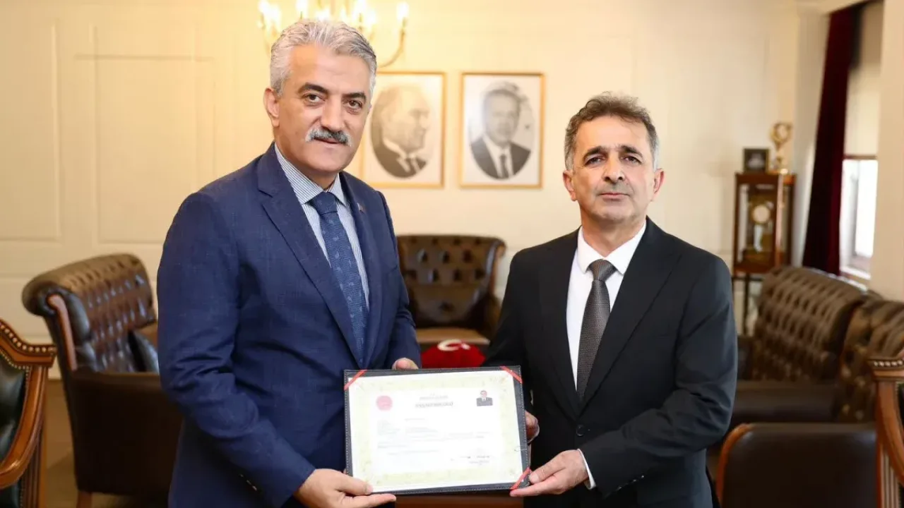 Vali Makas, Tunceli’ye giden Tuğgeneral Tetik’e veda etti