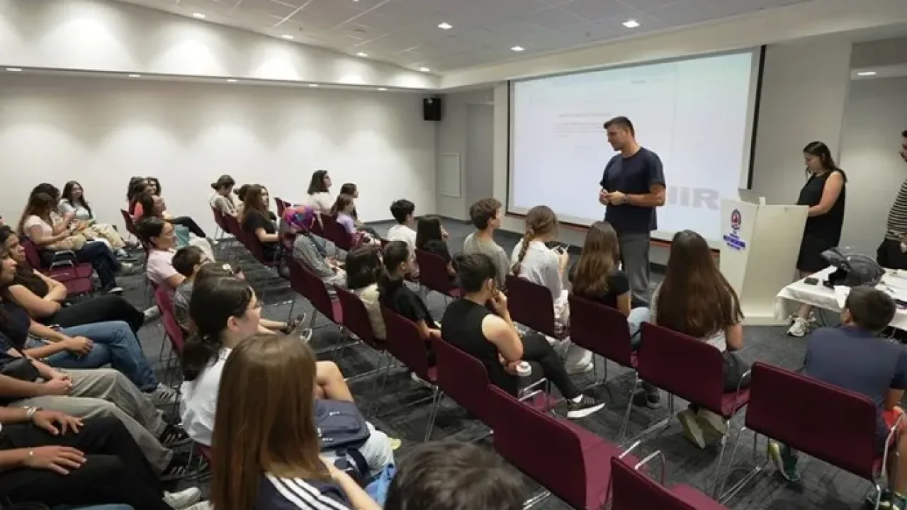 Denizli'de AIESEC ile İngilizce Kulübü Kapanış Töreni Gerçekleşti