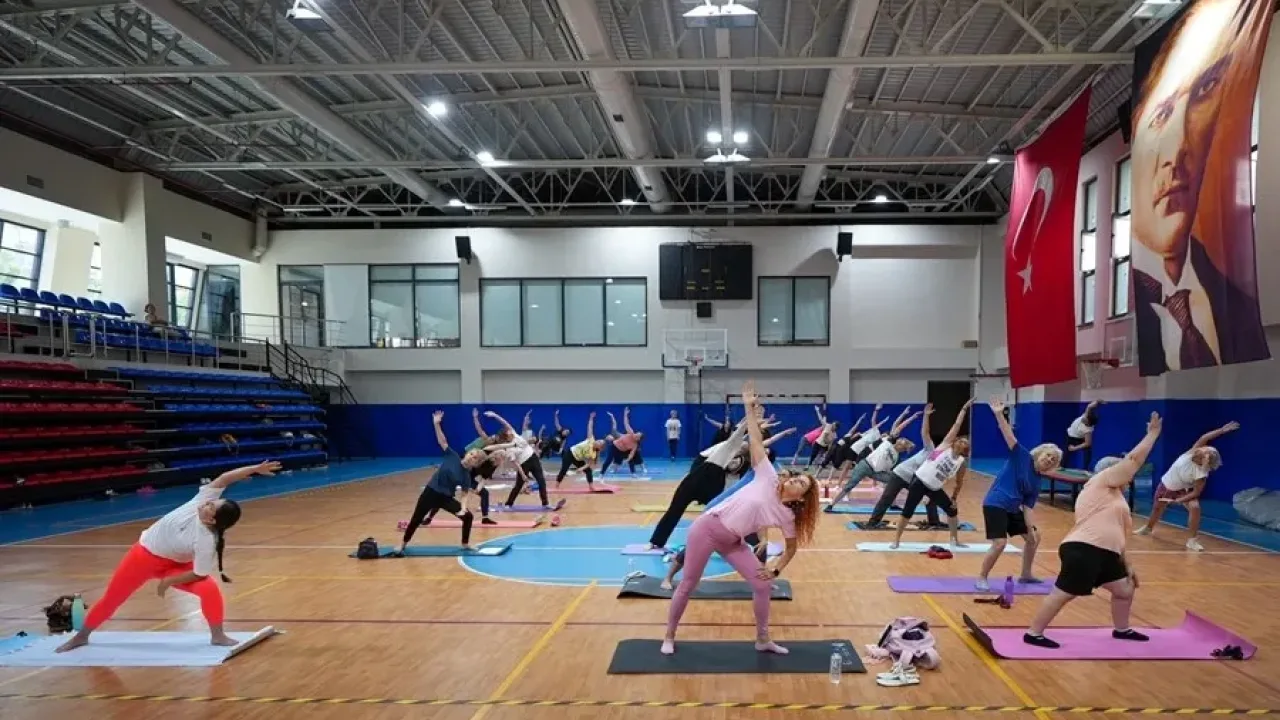 Maltepe'de Kadınlara Ücretsiz Yoga Desteği
