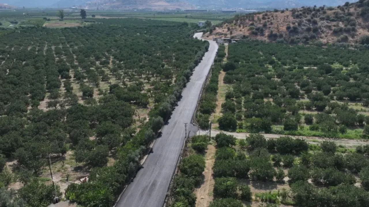 Efes Selçuk’ta 15,5 km’lik yol yenileme projesi hızla ilerliyor