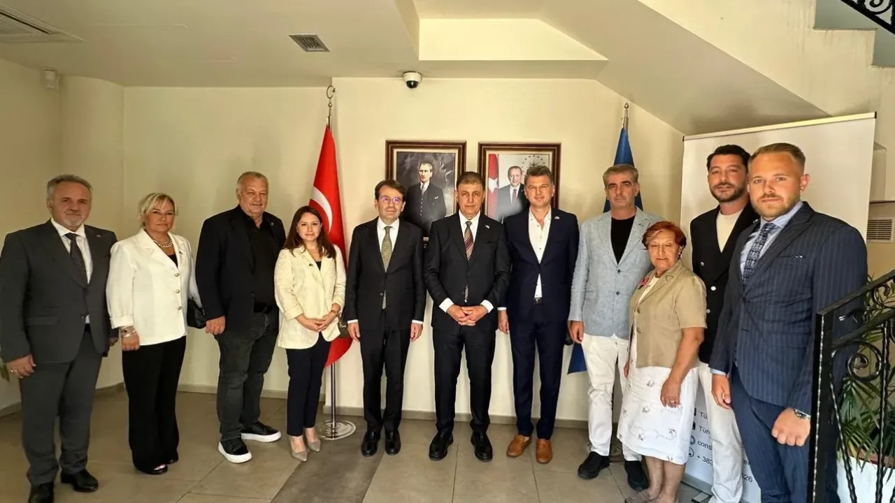 İzmir ve Kosova belediyeleri iş birliği için bir araya geldi