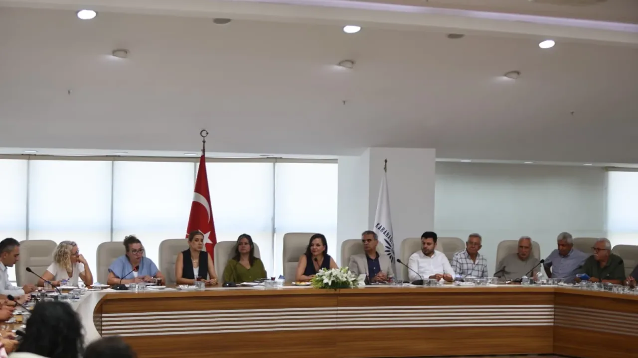 İzmir Karabağlar’da esnafla güç birliği