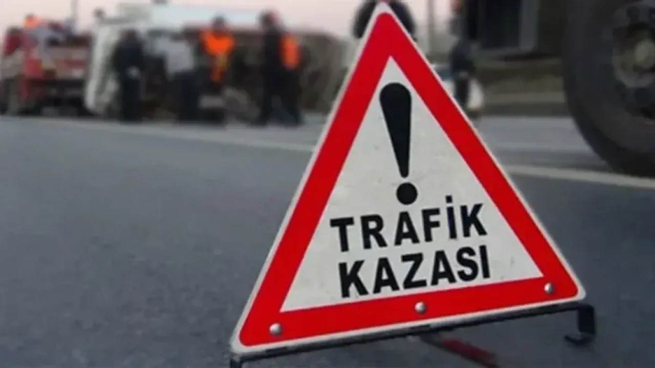 İznik'te iki otomobilin çarpıştığı kazada 2 ölü, 6 yaralı