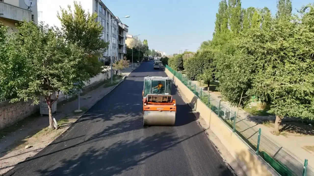 Kars'ta yol altyapısı güçlendiriliyor