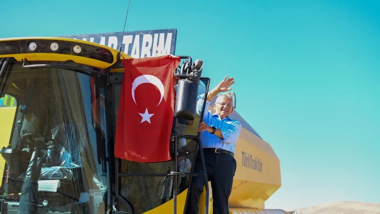 Kayseri Büyükşehir'in tohum desteği hasatta yüz güldürdü