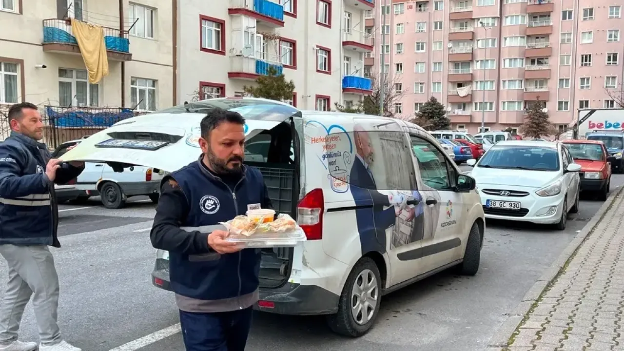 Kayseri Kocasinan'da gönüller 'kap kap' yemekle kazanılıyor
