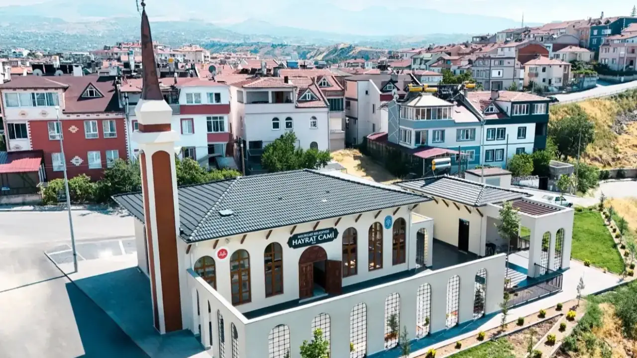 Kayseri Melikgazi'de Hayrat Camii ibadete açılıyor