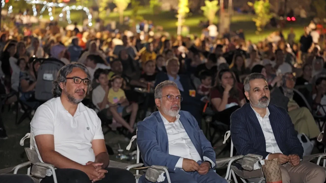 Kayseri Talas'ta Açık Hava Sineması'nda sıra 'Eren'in