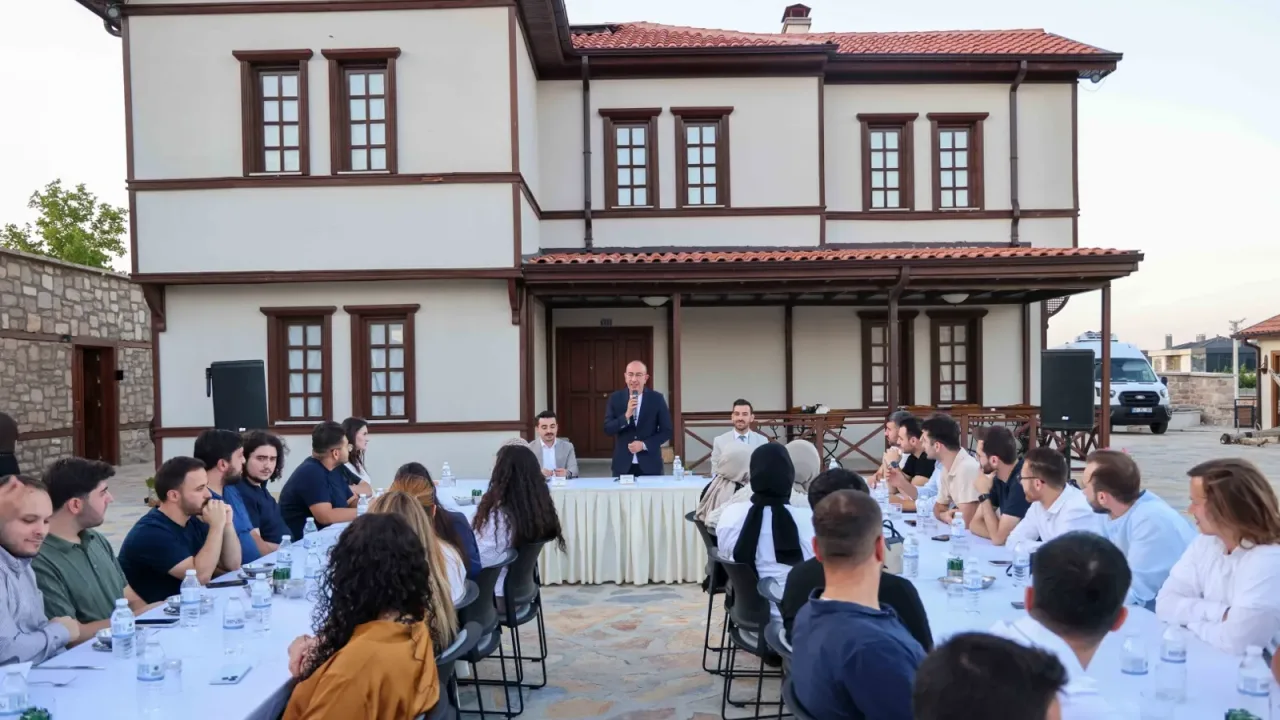 Konya Meram'da AK Parti Gençliği ile buluşuldu