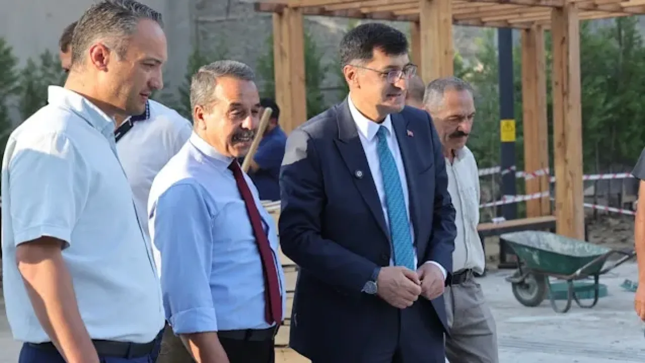 Başkan Kahveci, Kütahya Ulu Cami çevre düzenlemesini yerinde