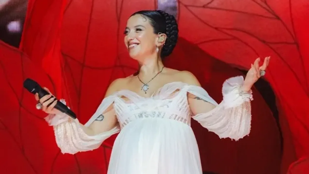 Melike Şahin'den Harbiye'de unutulmaz gece