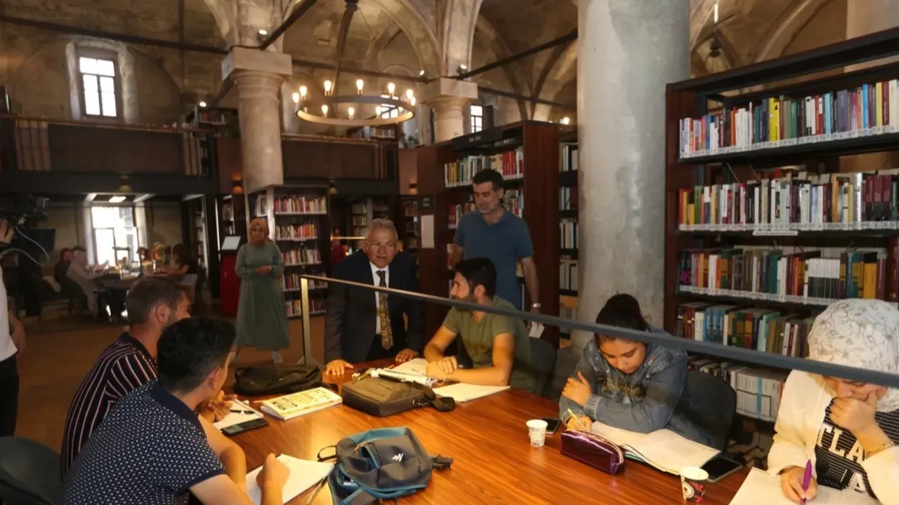 Memduh Büyükkılıç'tan 'Okuyan Kayseri' vizyonu