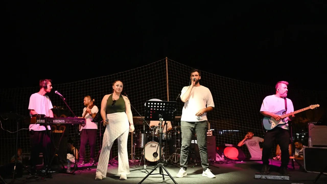 Mersin’de ‘Yaz Dostum’ konserleri coşkuya devam ediyor